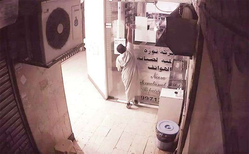 suspect-in-mangaf-shop-theft-arrested_kuwait