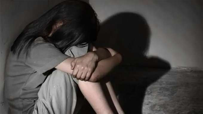 12-yr-old-girl-beaten-and-thrown-out-of-the-house-by-parents_kuwait