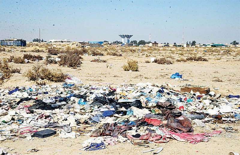 far-from-the-eye-far-from-the-heart--road-to-wafra-littered-with-total-waste_kuwait
