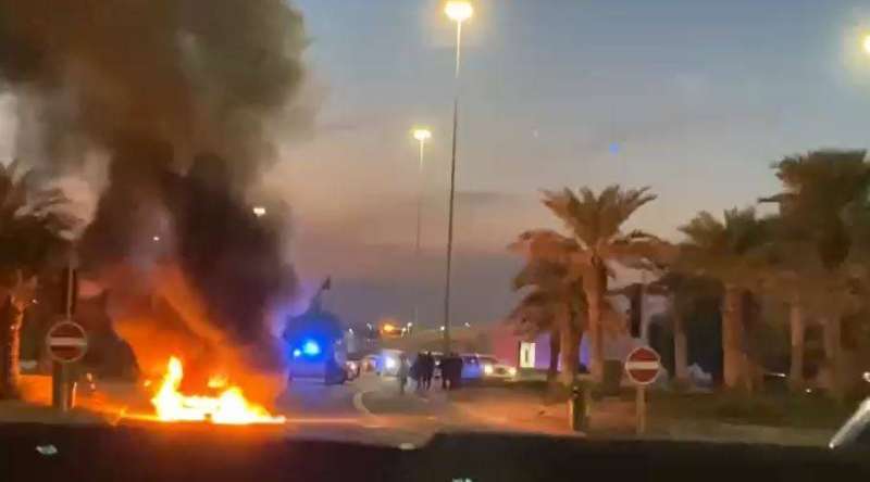 a-car-catches-fire-below-the-fourth-ring-road_kuwait