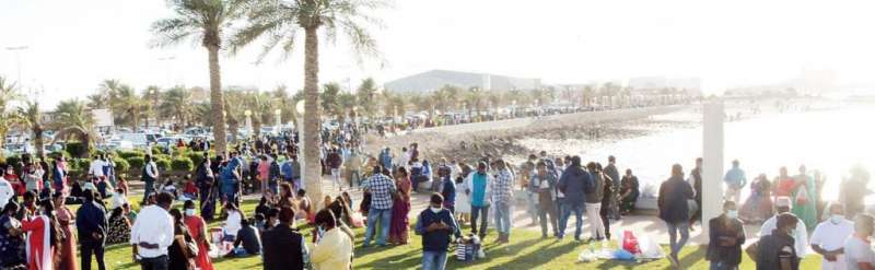 expats-celebrate-christmas-weekend-on-beaches-and-parks_kuwait