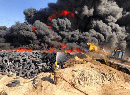 fire-breaks-out-at-a-tire-yard-in-jahra_kuwait