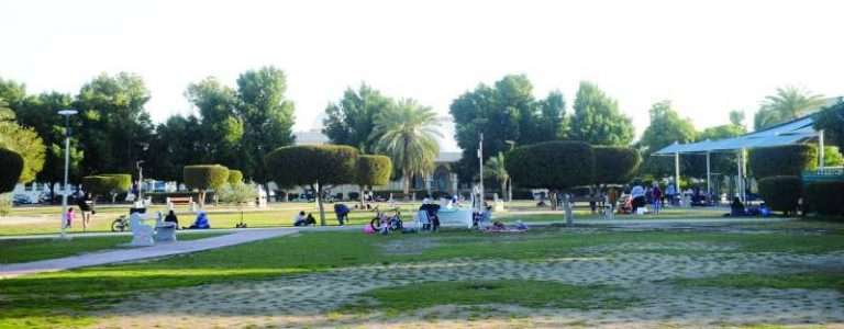 gardens-are-open-gatherings-are-being-broken-down_kuwait