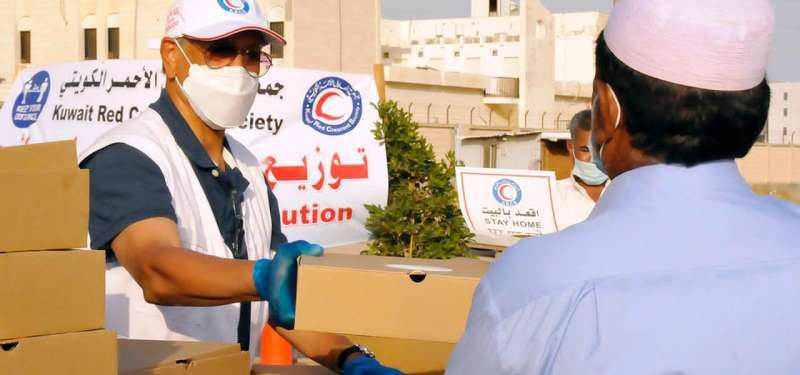 60000-food-baskets-were-distributed-to-workers-during-ramadan_kuwait
