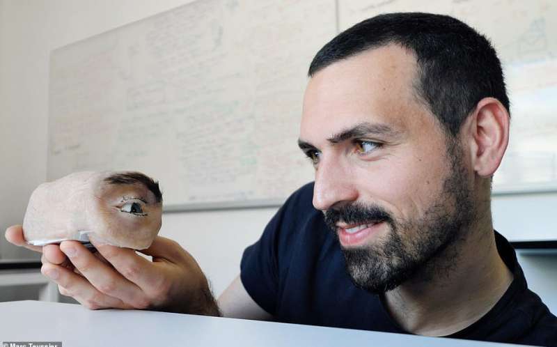 researchers-in-germany-develop-a-surveillance-camera-in-the-shape-of-a-human-eye_kuwait