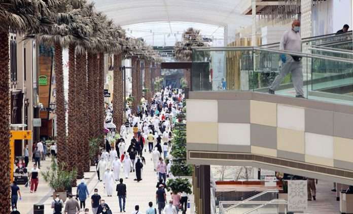 only-those-vaccinated-will-be-allowed-to-enter-malls-restaurants-saloons-health-clubs_kuwait