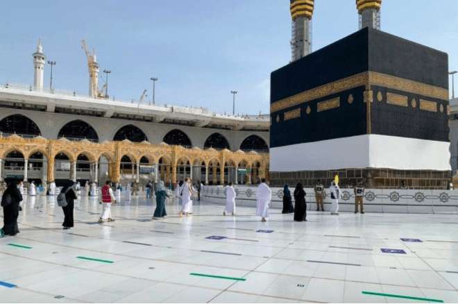 pilgrims-begin-arriving-at-makkah-great-mosque_kuwait