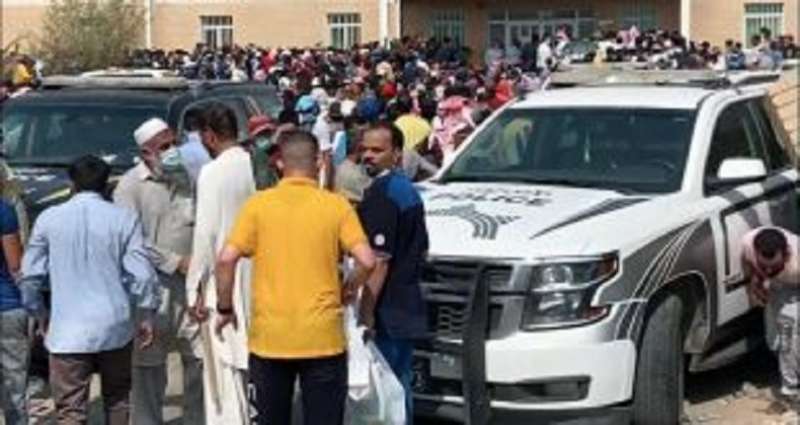 crowding--chaos-seen-at-many-vaccination-centers_kuwait