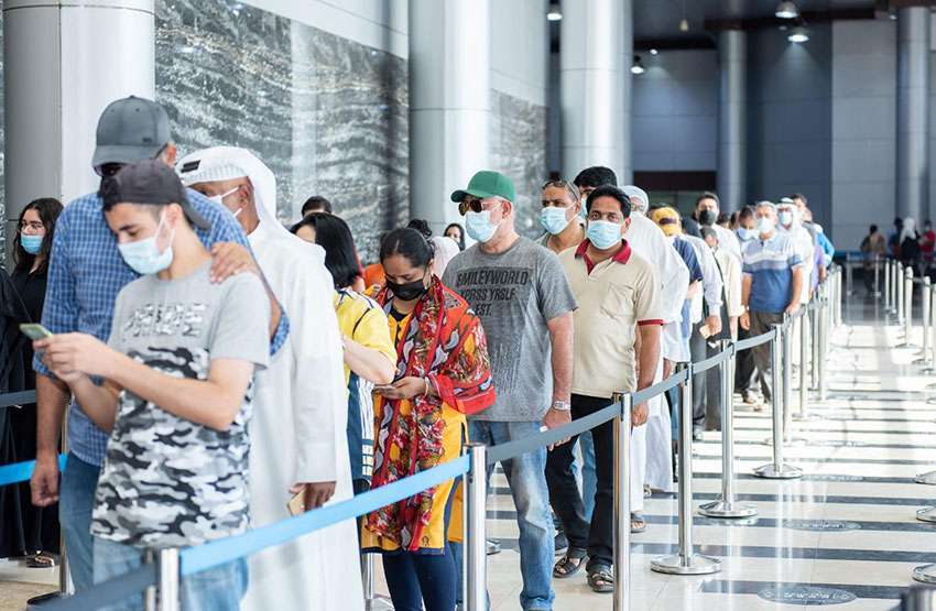 high-turnout-to-receive-antivirus-vaccine-during-holiday_kuwait