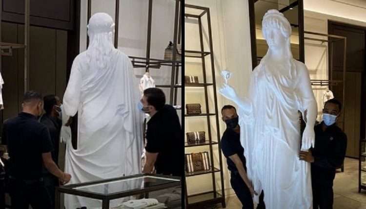 mixed-reactions-to-removal-of-venus-statue-from-360-mall_kuwait