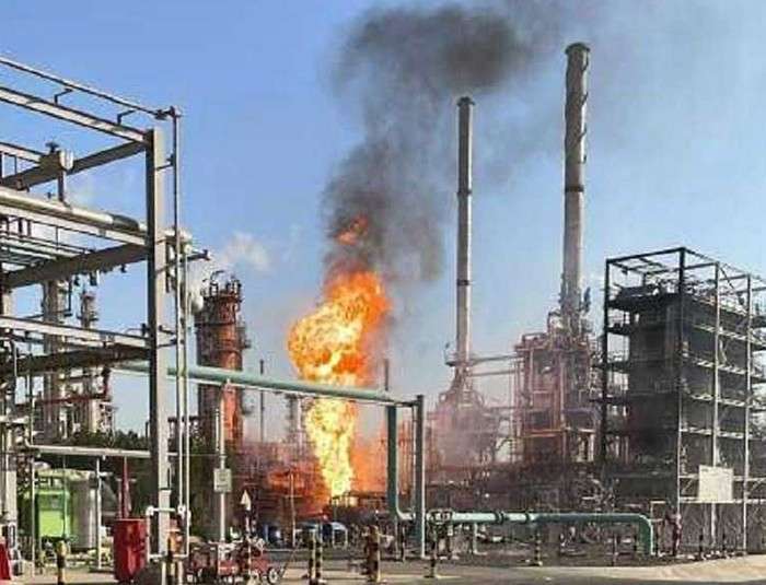 explosion-in-old-refinery-unit-in-alahmadi-no-injuries_kuwait