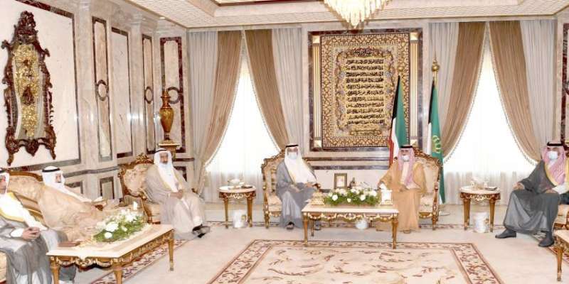 hh-amir-receives-initial-report-on-pardon-issue_kuwait