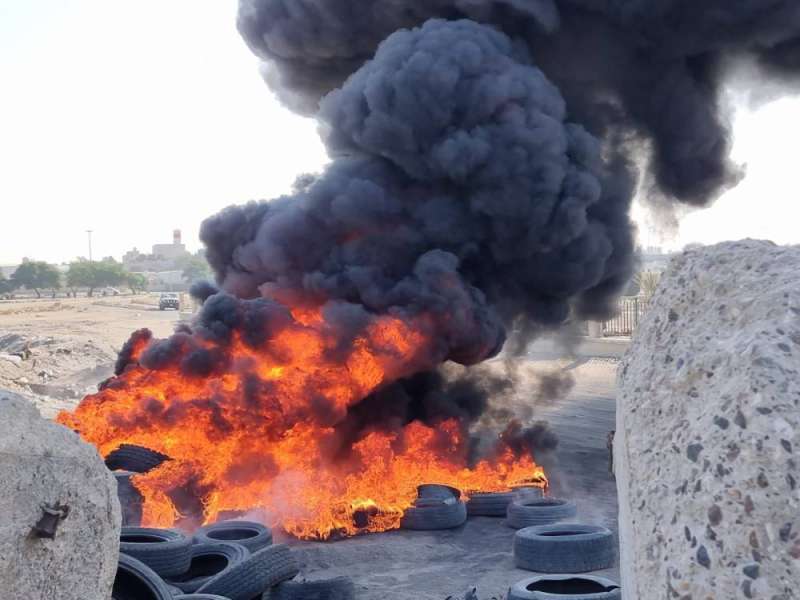 extinguishing-a-tire-fire-in-an-open-yard-in-the-sulaibiya-area_kuwait
