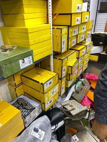 commerce-raids-three-stores-seizes-imitation-goods-accessories_kuwait