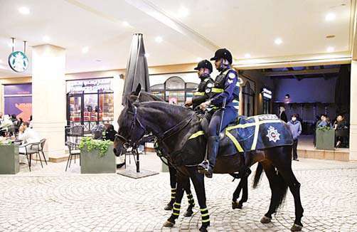 mounted-police-join-patrols--support-force-in-field_kuwait
