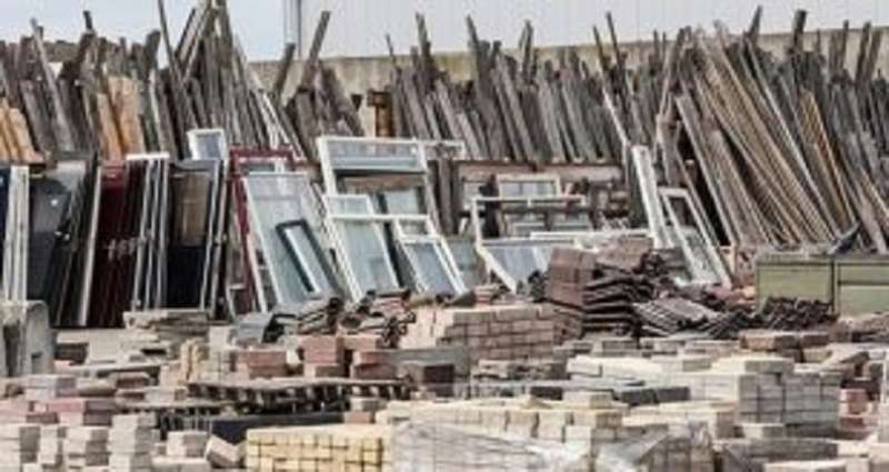 3-asians-caught-stealing-building-materials-from-under-construction-plots_kuwait