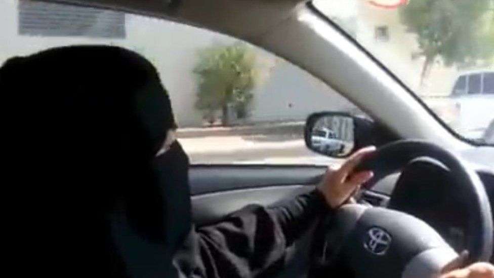officer-caught-driving-test-candidate-for-impersonating_kuwait