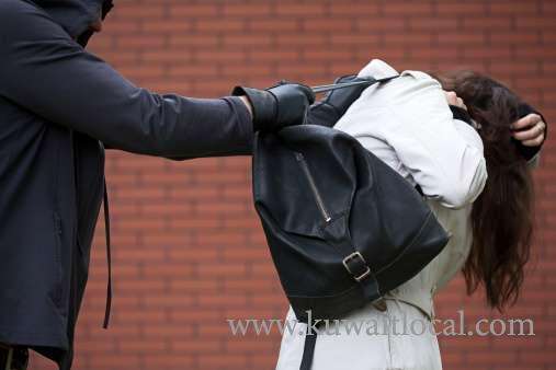 indian-woman-dragged-,-robbed_kuwait