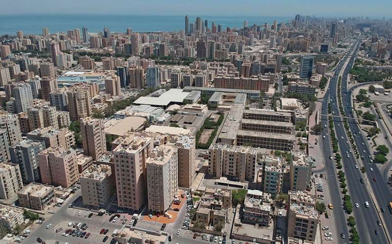 the-most-populated-area-in-salmiya-is-vacant-61000-apartments_kuwait