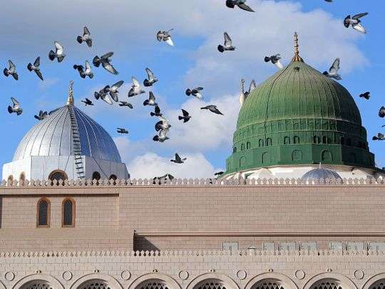 in-ramadan-14-million-muslims-pray-at-prophets-mosque-in-medina_kuwait