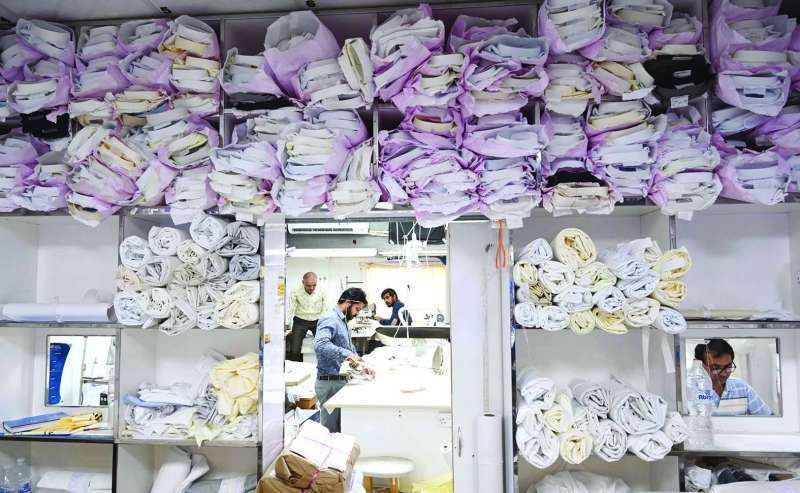 new-dishdasha-orders-unfulfilled-by-tailors-due-to-worker-shortages_kuwait