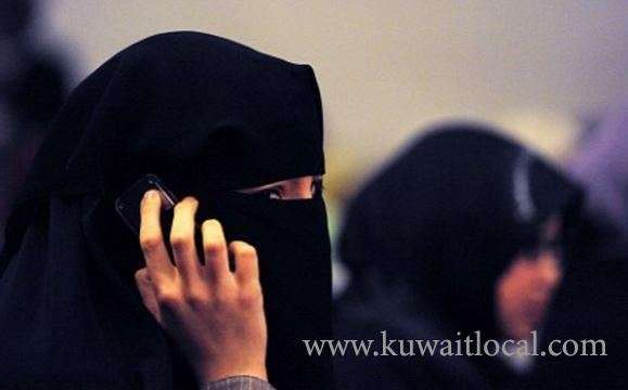 a-saudi-husband-divorced-his-wife-minutes-after-wedding-as-wife-was-too-busy-on-phone_kuwait