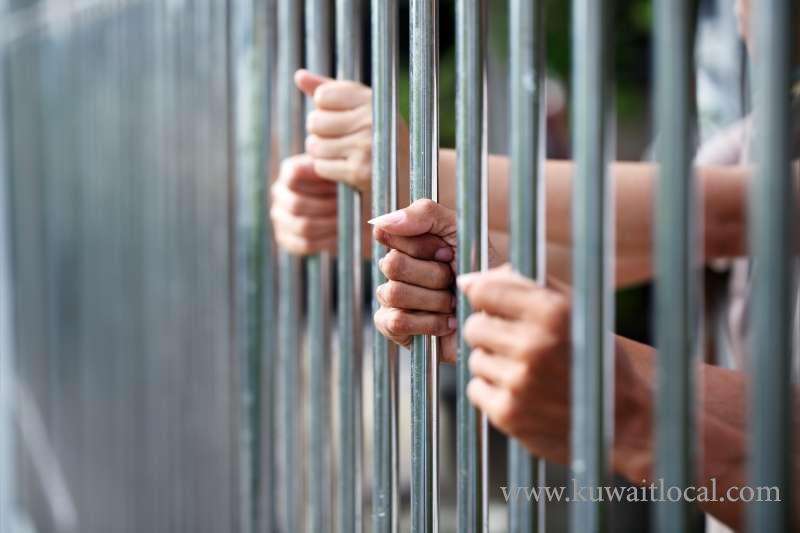30-females-sentenced-to-one-year-in-jail-for-illegal-wages_kuwait