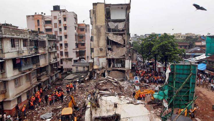 india-building-collapse-leaves-17-dead_kuwait