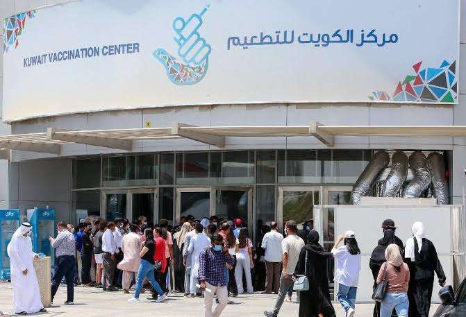 mishrefs-vaccination-center-sees-huge-turnout_kuwait