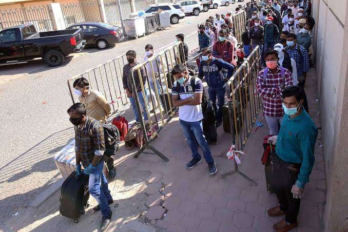 during-deportation-an-expat-flees-kuwait-airport_kuwait