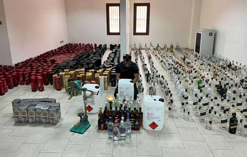 refilling-unit-seized-for-fake-foreign-liquor_kuwait