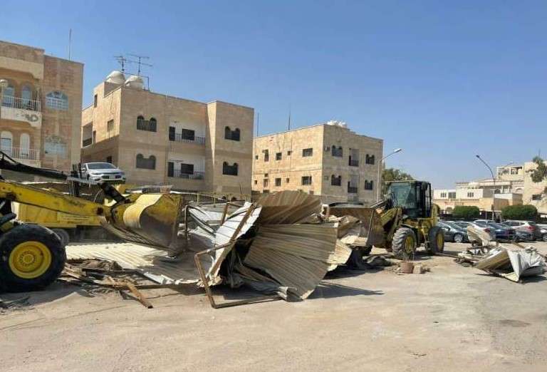 in-hawalli-127-car-sheds-were-removed_kuwait