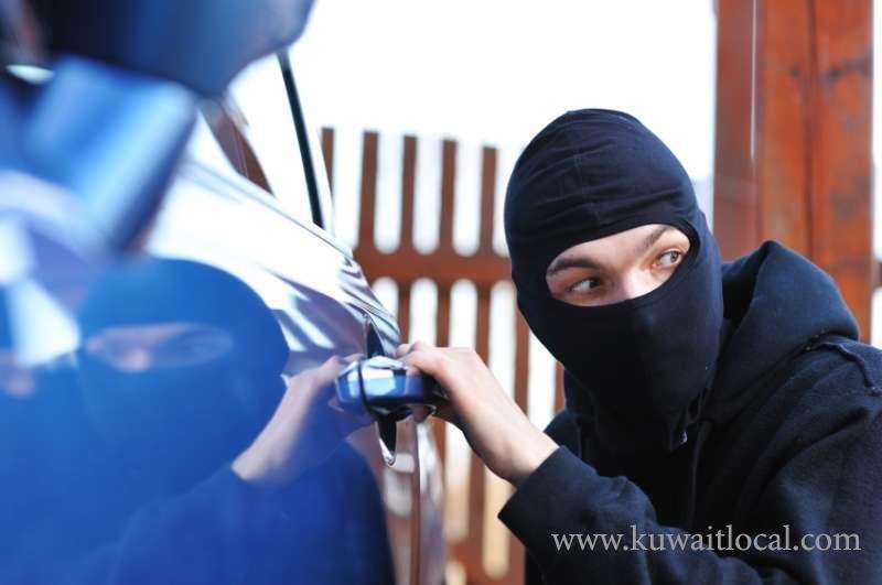 2-arrested-for-stealing-a-car_kuwait