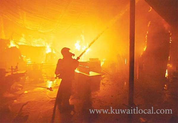 fire-engulfed-a-carpentry-shop-in-shuwaikh-industrial-area_kuwait