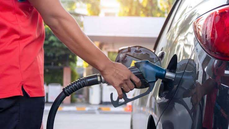 expatriates-and-kuwaitis-spend-kd-114mn-on-petrol-each-day_kuwait
