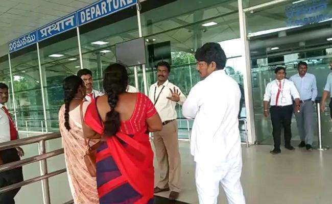 kuwait-bound-air-india-flight-takes-off-leaving-20-passengers-at-airport_kuwait