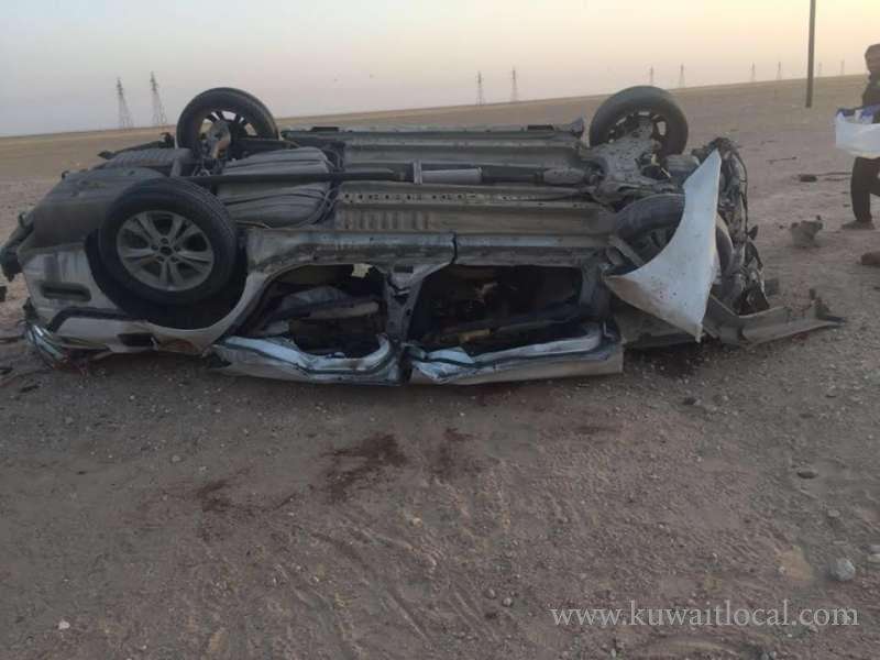 1-dead-and-2-injured-in-car-collision-with-camel_kuwait