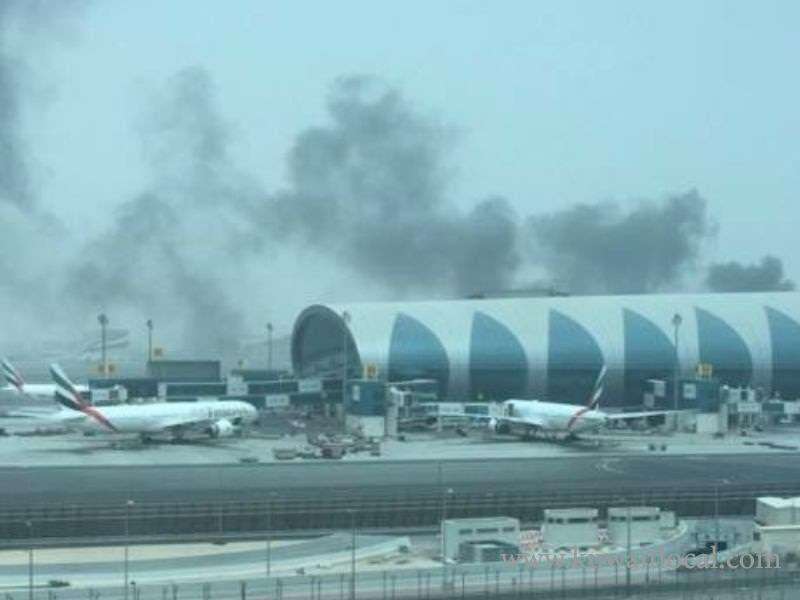 emirates-plane-in-flames-on-run-way-after-crash-landing_kuwait