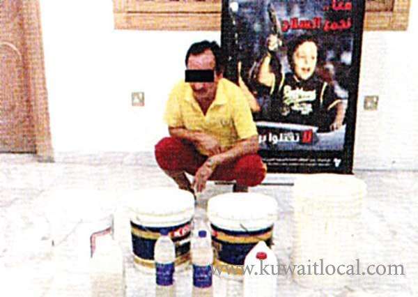 a-nepalese-man-can't-work-without-drinking_kuwait