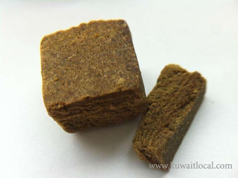 arab-held-with-2-pieces-of-hashish_kuwait