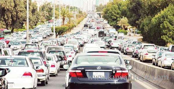 visitors-without-wasta-complain-of-long-waiting-periods-at-traffic-department_kuwait