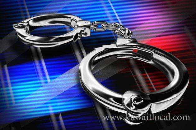 mother-and-son-arrested-for-blackmailing-youth_kuwait
