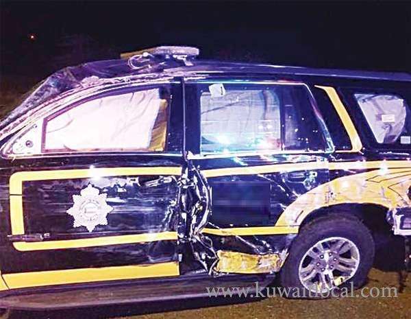 an-unidentified-person-causing-damages-to-some-patrol-vehicles_kuwait
