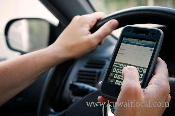 -using-cell-phone-while-driving-is-grave-offence_kuwait