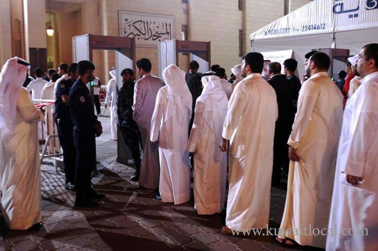 moi-have-been-assigned-officers-to-manage-health-queues_kuwait