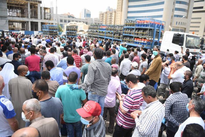 Crowd at  Gas Cylinders Station in Hawally